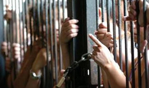 Al menos 400 mujeres se encuentran recluidas en cada penal del país.