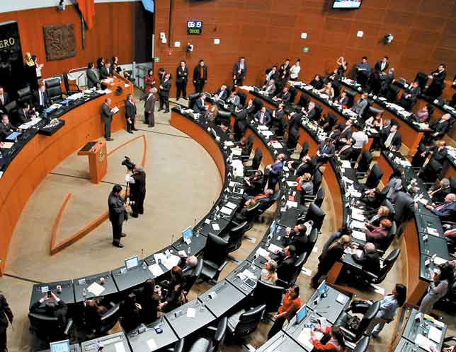 Según el análisis, los narcos ganan entre mil y 2 mil mdd por la venta de mariguana en Estados Unidos.