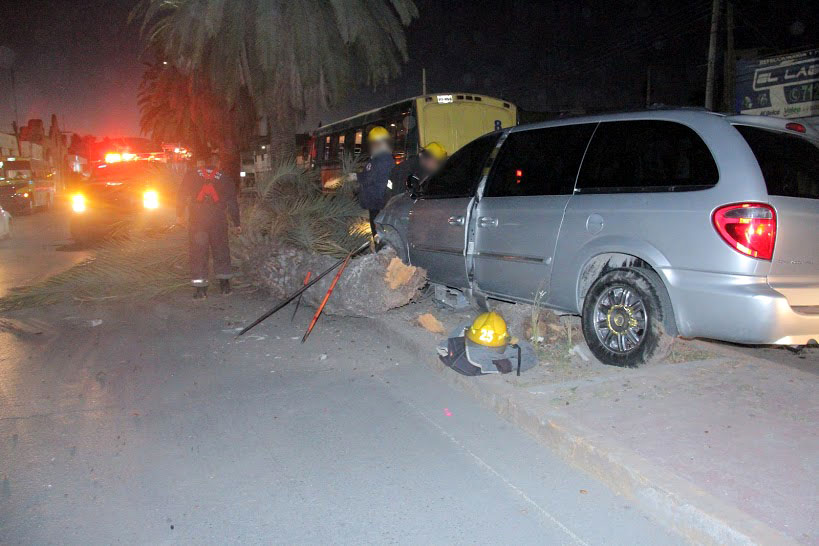 El chofer del autobús mencionó que fue el otro conductor quien lo impactó.