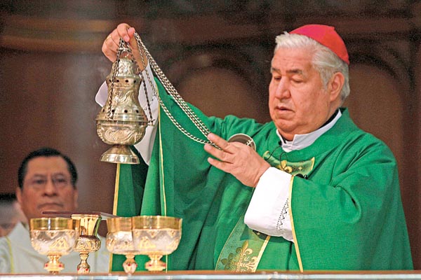 El prelado hizo el anuncio al término de la eucaristía.