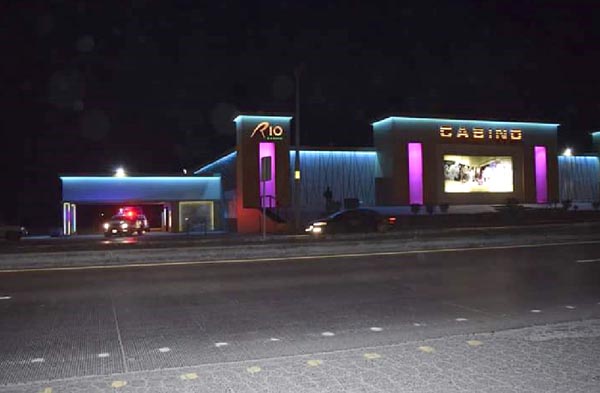 Una de las casas de apuestas se ubica en la carretera Nacional. 