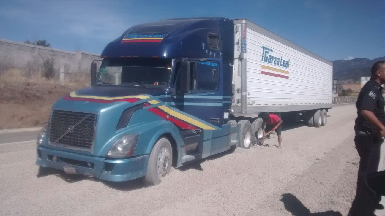 El chofer del tráiler logró llegar al kilómetro 39 donde había una rampa de emergencia y pudo frenar.