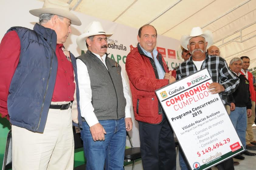 Moreira Valdez los instó a estar pendientes de los programas federales y estatales.