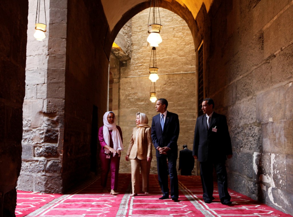 El presidente Barack Obama visitó por primera vez una mezquita en suelo estadunidense.