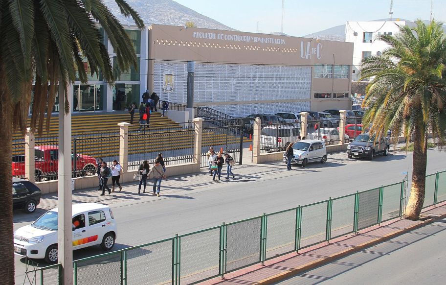 La UAdeC Torreón abrirá 3 nuevas carreras para el ciclo escolar 2016-2017.