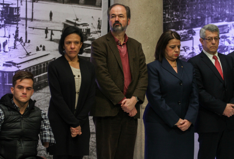 Integrantes del equipo de 28 personajes que elaborará la propuesta de Constitución de la Ciudad de México por parte del gobierno capitalino.