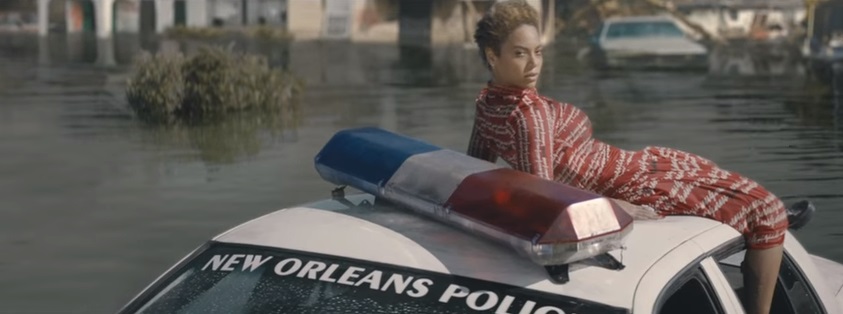 Beyoncé en su video en su sencillo "Formation". 