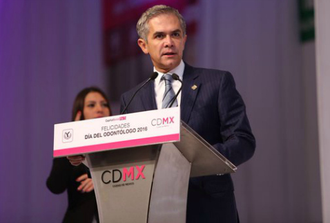 El jefe de Gobierno capitalino, Miguel Ángel Mancera, dijo que la atención en el trámite de pago de fotomultas debe ser amable y expedita.