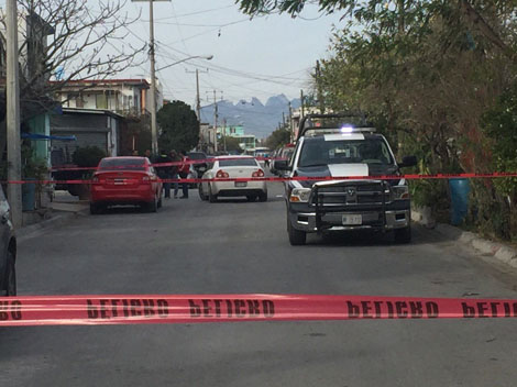 Policía de Apodaca acordonó el área. 