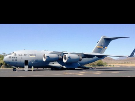 En el protocolo de apoyo participaron unos 50 elementos de la marina norteamericana, quienes realizaron las labores de trasbordo de la unidad blindada