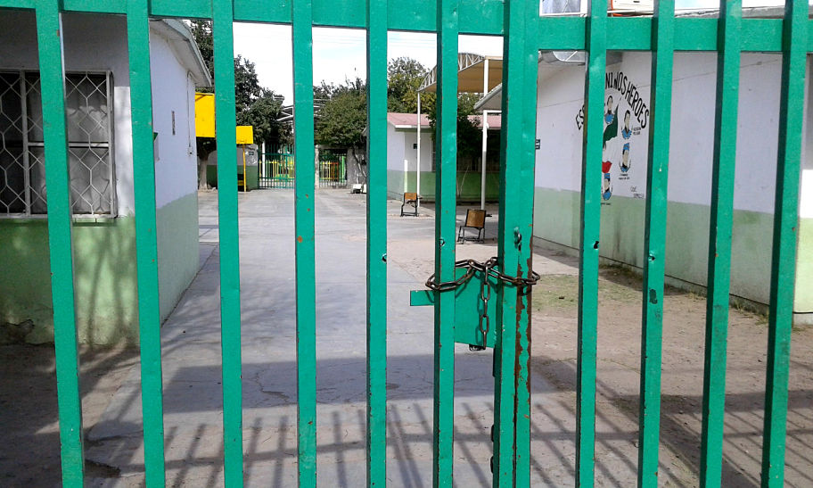 Debido a un adeudo a los profesores del programa de Escuelas de Tiempo Completo, fueron suspendidas las clases.