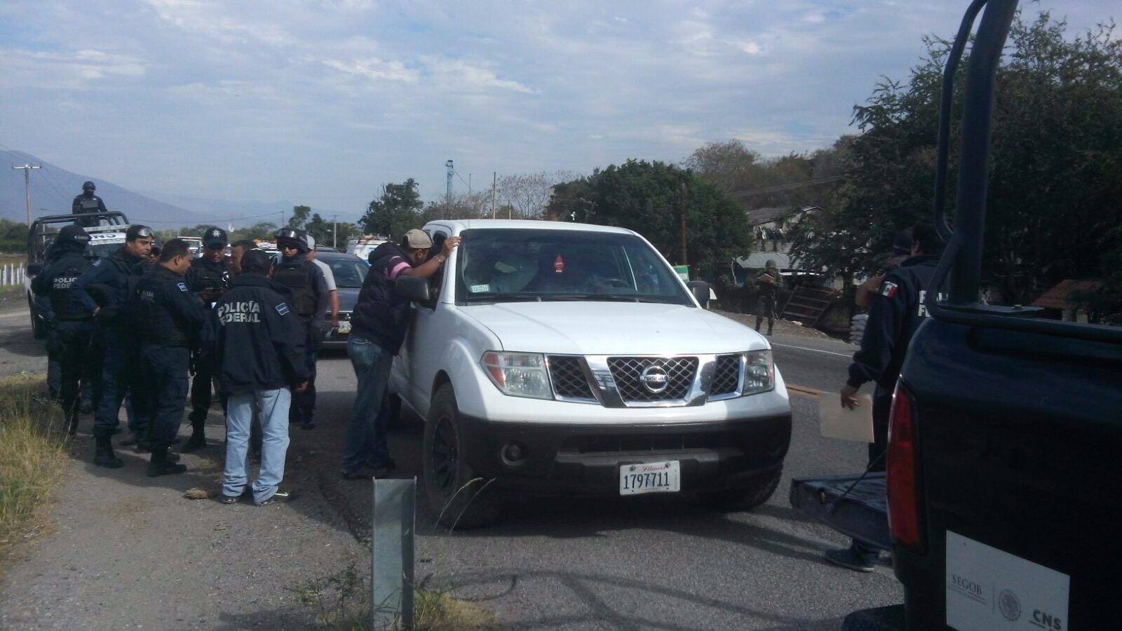 El alcalde de Cocula fue detenido por policías federales en la carretera federal Cocula-Iguala.