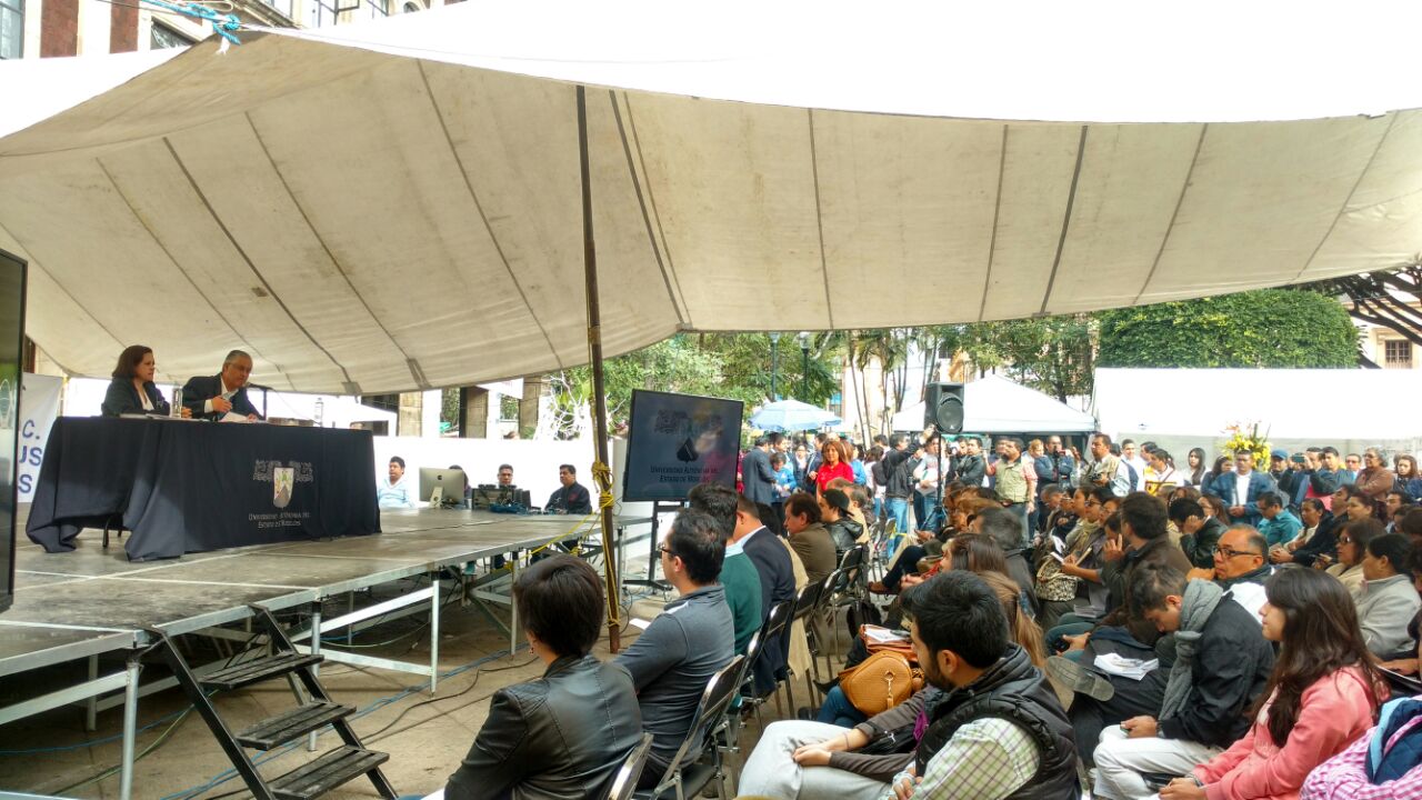 El rector de la UAEM. 