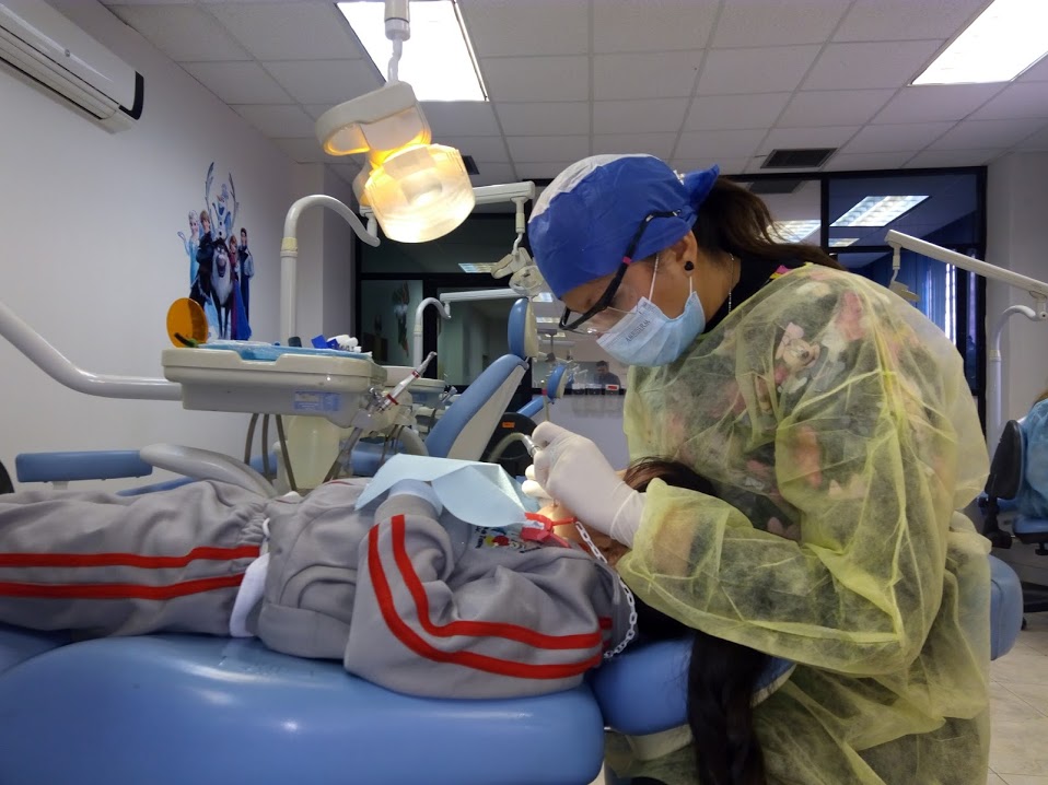 El enfoque que le ha dado la Facultad de Odontología a la preparación de estos futuros especialistas es fomentar la prevención de enfermedades bucales