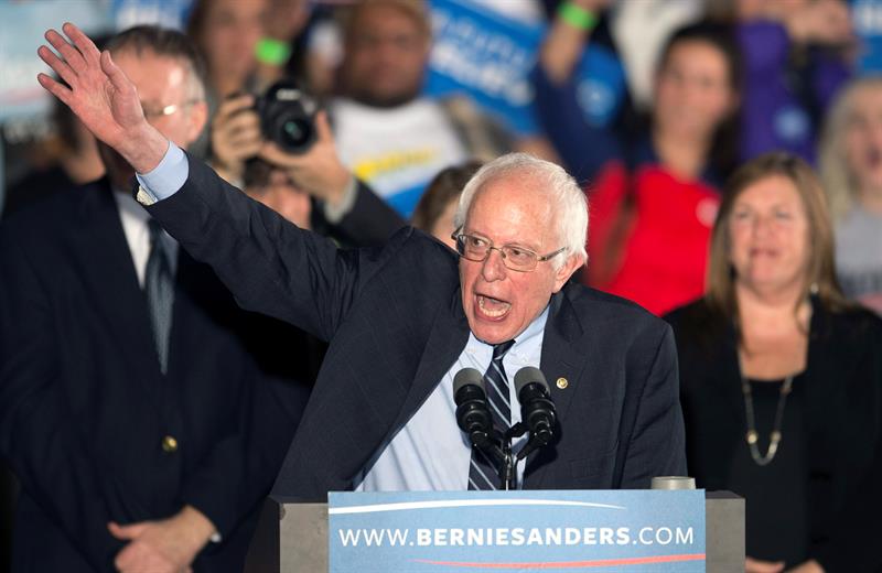 Bernie Sanders, senador y candidato demócrata que se define como "socialista", logró una arrolladora victoria en New Hampshire