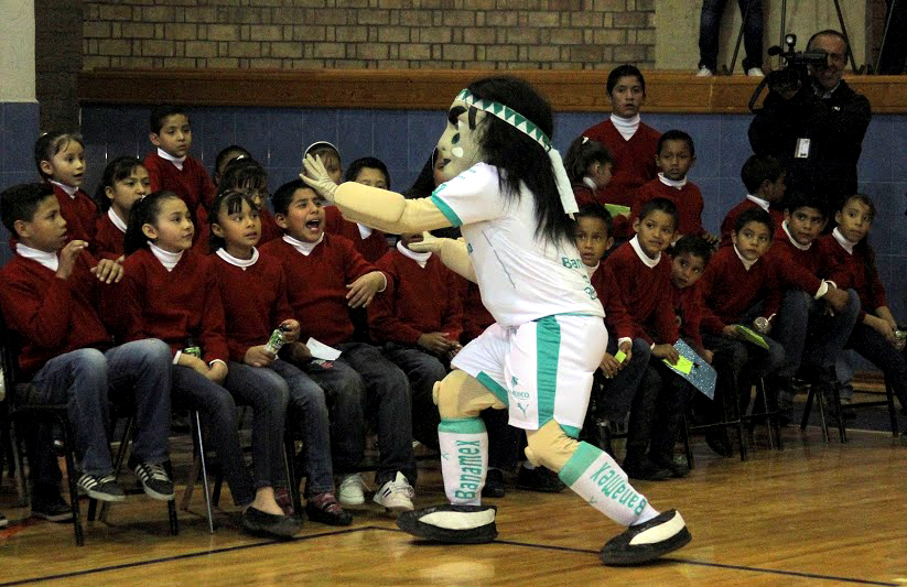 Celebran el Día del Amor y la Amistad con niños de 5 casas hogar.