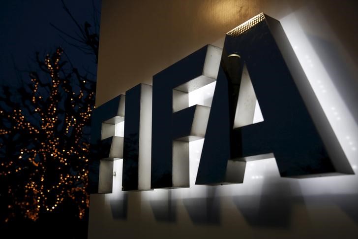 Logo de la FIFA en su sede en Zúrich 
