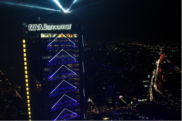 La torre Bancomer es el nuevo edificio más alto de la Ciudad de México con 234 metros de altura.