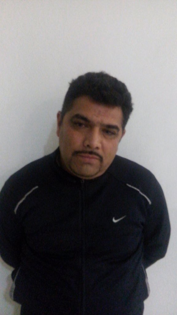 A través de su cuenta de Twitter, Alejandro Marti dinfundió la foto del detenido Porfirio Bueyes Santana, vinculado con el secuestro de su hijo Fernad