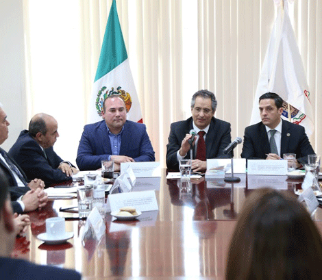 Los legisladores dialogaron con Carlos Arenas Bátiz, presidente del TSJ.