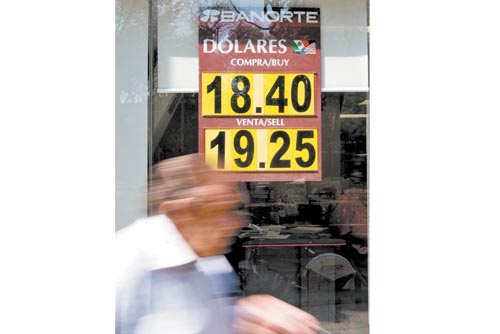 El billete verde tocó su máximo histórico.