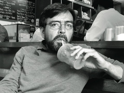 El historiador Luis Fernando Granados es el autor del libro "En el espejo haitiano".