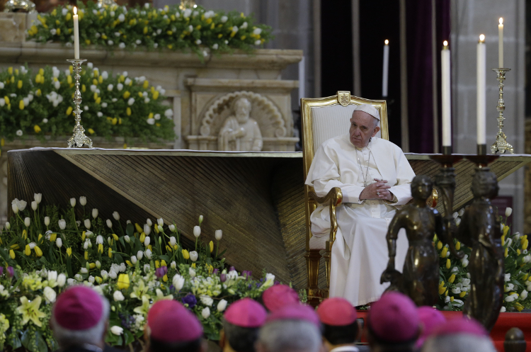 El Papa se reunió con los obispos en la Catedral de la Ciudad de México.
