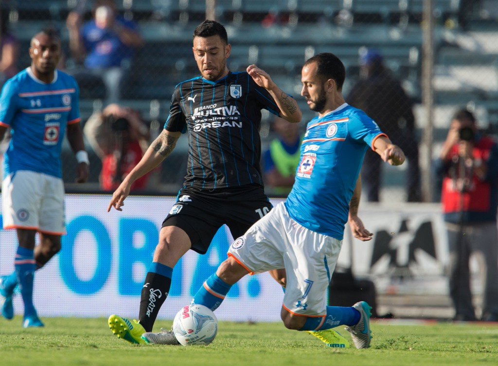 Vázquez durante el juego ante Querétaro