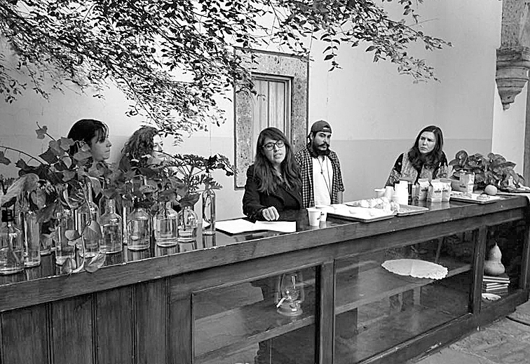 La fiesta se llevó a cabo en el patio del arrayán.