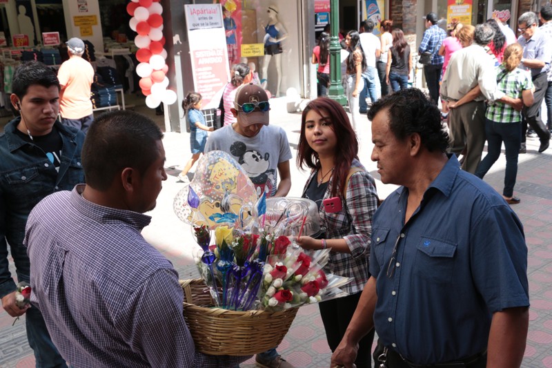 La venta de las flores, dulces y chocolates, se tuvo un incremento del 3.3 por ciento.