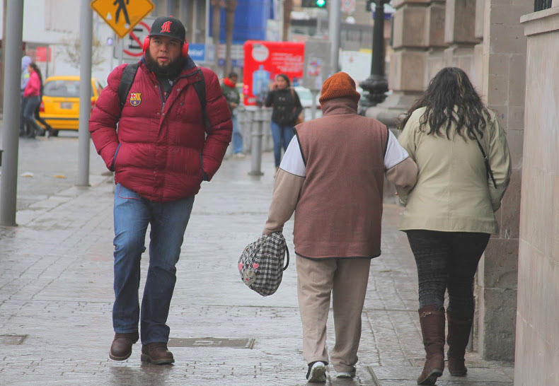 Mediante volantes, se dio a conocer que el proyecto del teleférico incluía la semipeatonalización de la calle.