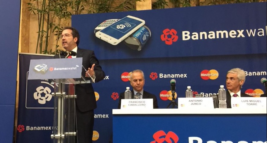 Durante la presentación de Banamex Wallet.