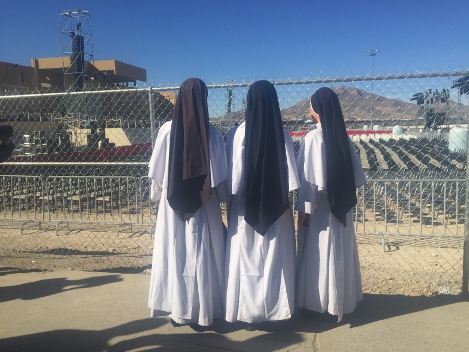 Hermanas de la Diócesis de Austin, Texas, a la espera del Papa Francisco, en Ciudad Juárez. 