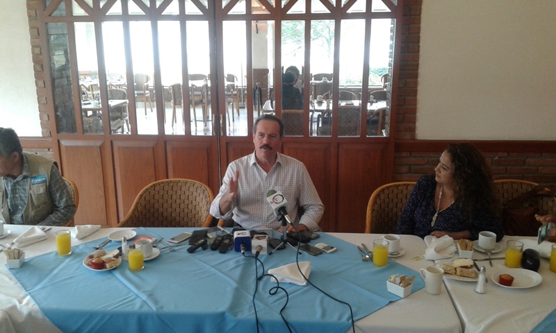 Juan Bueno Torio aspirante a la gubernatura de Veracruz como independiente.