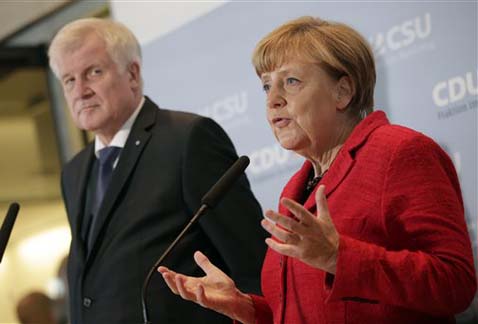 Angela Merkel ha recibido un importante voto de confianza de un alto cargo europeo por su liderazgo en la crisis migratoria.