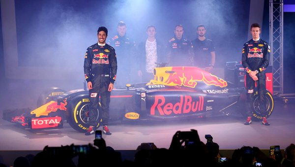 Daniel Ricciardo y  Daniil Kvyat