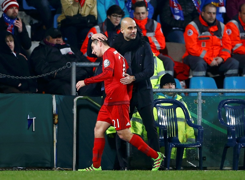 Guardiola con Philipp Lahm 