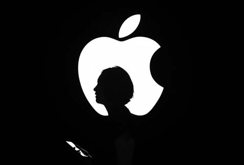“Debemos enfrentarnos a lo que creemos es una extralimitación del gobierno” de EU, afirmó Tim Cook.