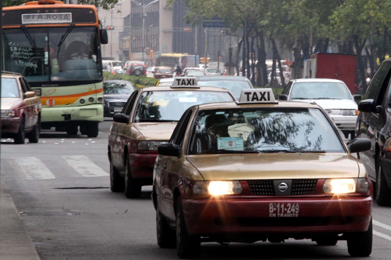 La Invea invitó a dueños y chóferes de taxis a verificar la autenticidad de sus permisos para portar publicidad