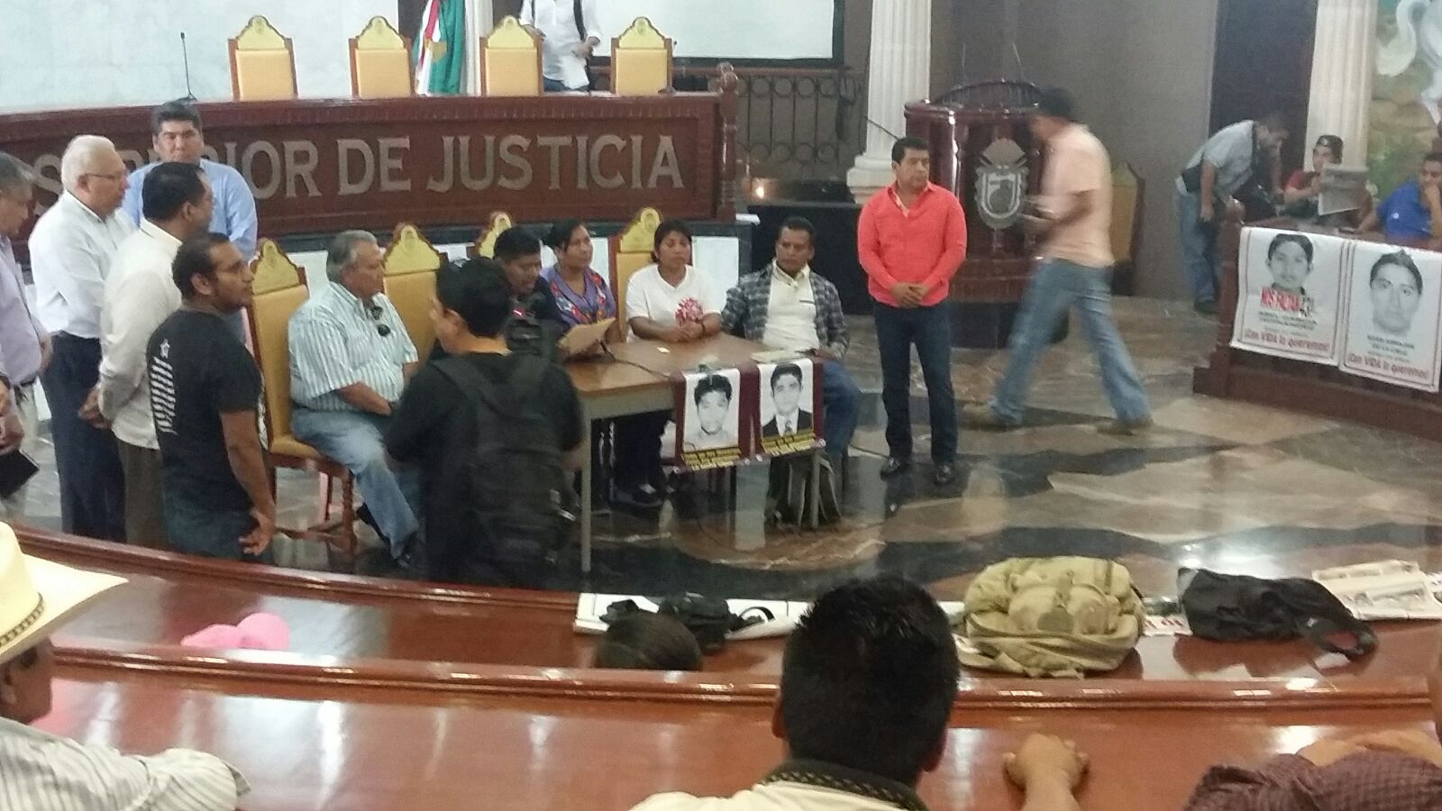 Padres de los 43 normalistas.