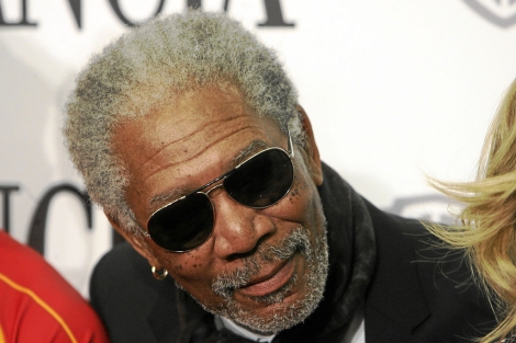 Morgan Freeman presta su voz a la campaña de Hillary Clinton