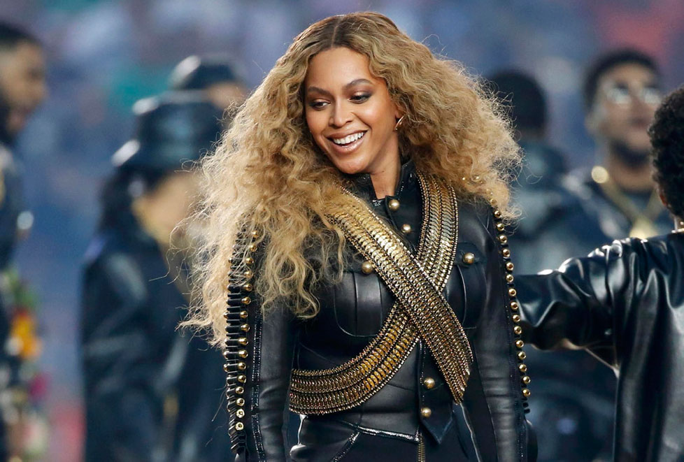 "La nueva canción de Beyoncé, Formation, aprovecha la impaciencia, una celebración asertiva de ser negro que contrasta con los siglos de racismo”.