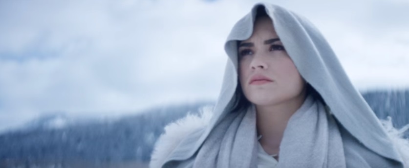 Demi Lovato  dio a conocer el video de “Stone Cold”. 