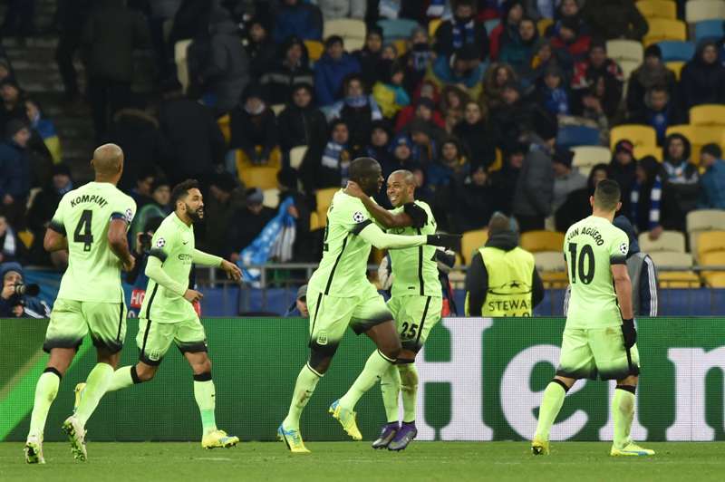 Jugadores del Manchester City celebran la victoria 