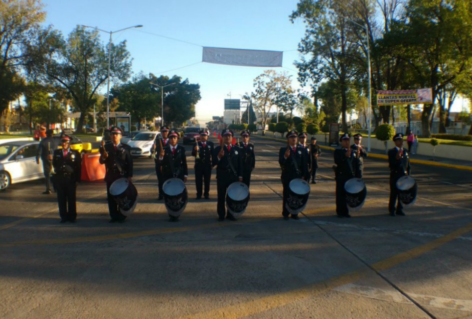 Esta mañana se realizaron los honores a la Bandera, en la Plaza de la Bandera.  