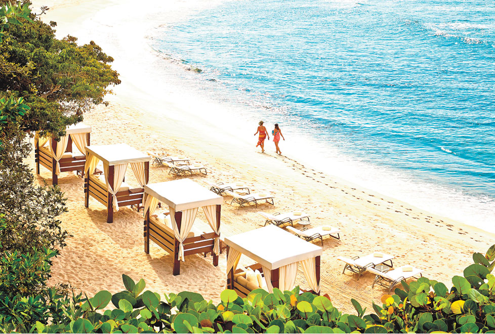 Punta Mita se sitúa en un lugar privilegiado en el Pacífico, un sitio que solamente se puede describir con una palabra: exclusividad.