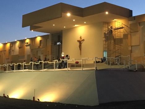 El sacerdote, José René Blanco, informó que las tres gigantescas piedras y el área del altar  en El Punto permanecerán en ese mismo lugar.