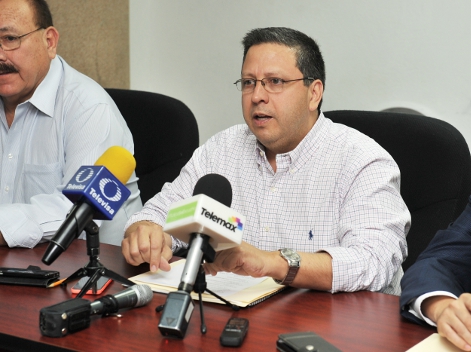 El titular de la Sagarhpa, Julio César Corona, anunció la puesta en marcha del programa de rescate de caminos rurales. 