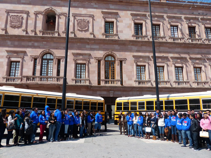 FCA recibe dos autobuses.