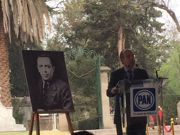 Felipe Calderón durante su participación en el Homenaje a Manuel Gómez Morin. 